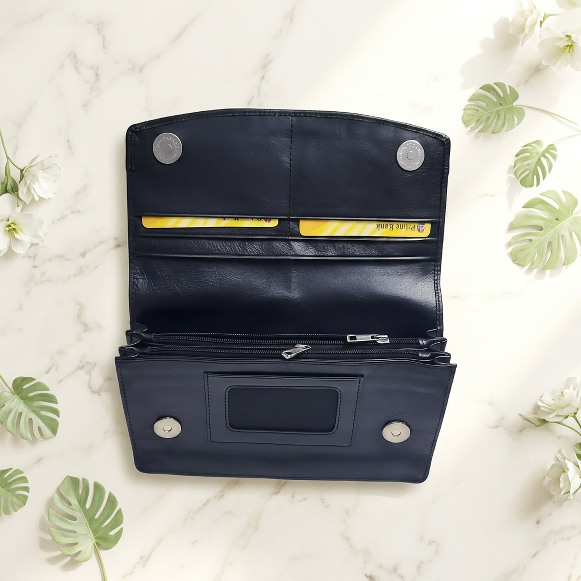 Spacious Purse (Strap Less)